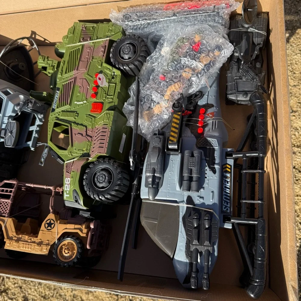 True Heroes Sentinel‎  1 Military Vehicle Set TOYS R US Exclusive Brand NIB